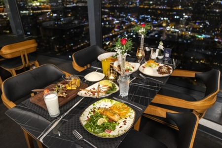 Besuch des Camlica-Turms mit Hoteltransfer und Premium-Mittag- oder -Abendessen (ohne Anstehen)